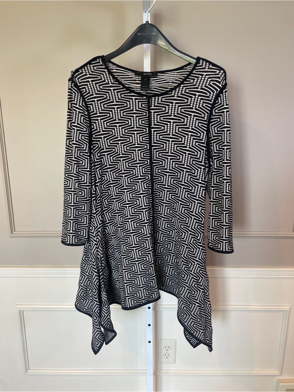 Ali Miles Large Tunic Black White Geometric Shirt Top Blouse Shark Bite